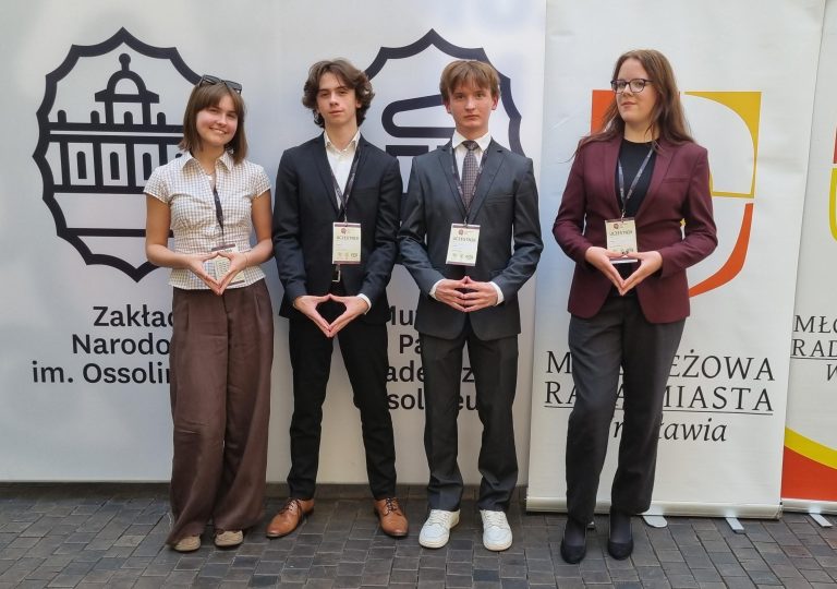 Drużyna LO nr V w finale Wrocławskiej Ligi Debat Oksfordzkich
