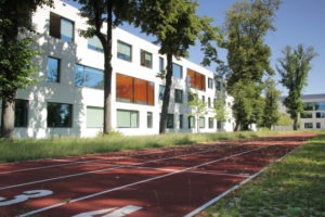 Budynek szkoły - bieżnia